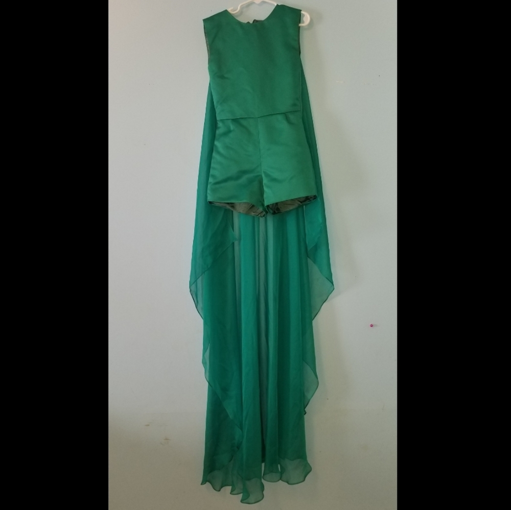 Emerald green pageant fun fashion/runway 5